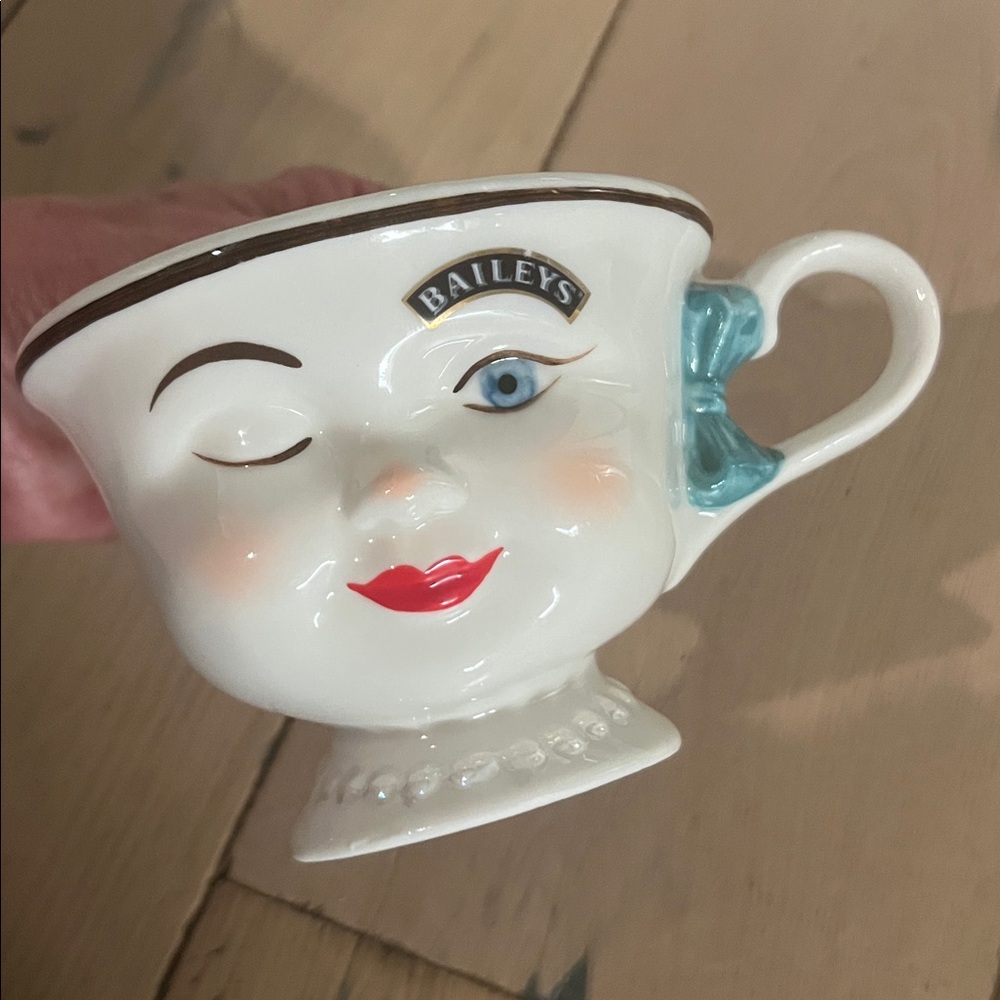 Baileys face mugs, set of two - Picture 5 of 5